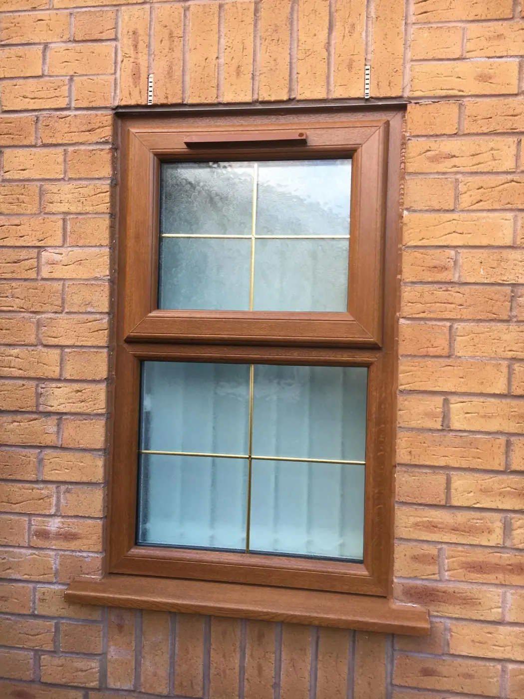 Compact timber-effect window