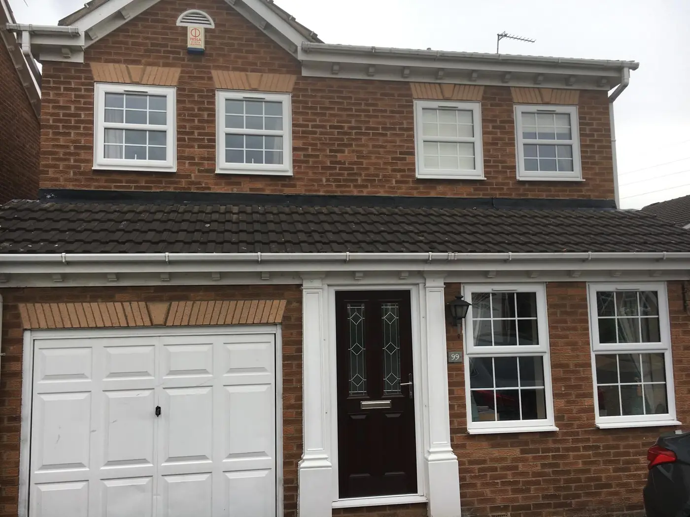 Detached home window set